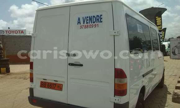 Ra Àlòkù Mercedes-Benz 190 funfun Ọkọ̀ in Cotonou ni Benin Ra Àlòkù Mercedes-Benz 190 funfun Ọkọ̀ in Cotonou ni Benin