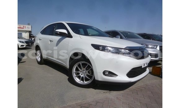 Acheter Import Voiture Toyota Harrier Blanc à Import - Dubai, Benin Acheter Import Voiture Toyota Harrier Blanc à Import - Dubai, Benin