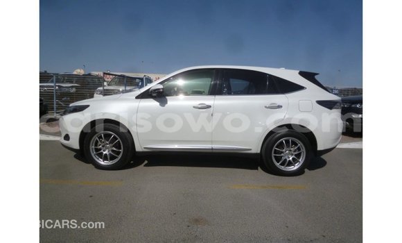 Acheter Import Voiture Toyota Harrier Blanc à Import - Dubai, Benin Acheter Import Voiture Toyota Harrier Blanc à Import - Dubai, Benin