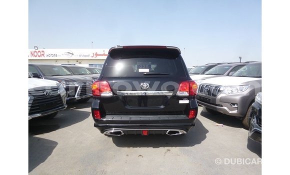 Acheter Import Voiture Toyota Land Cruiser Noir à Import - Dubai, Benin Acheter Import Voiture Toyota Land Cruiser Noir à Import - Dubai, Benin