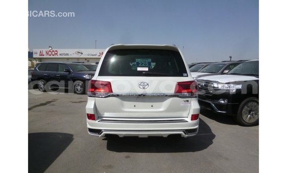 Buy Import Toyota Land Cruiser White Car in Import - Dubai in Benign Buy Import Toyota Land Cruiser White Car in Import - Dubai in Benign