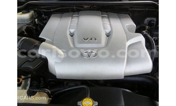 Buy Import Toyota Land Cruiser White Car in Import - Dubai in Benign Buy Import Toyota Land Cruiser White Car in Import - Dubai in Benign