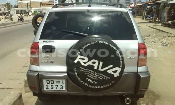 Ra Àlòkù Toyota RAV4 Silver Ọkọ̀ in Cotonou ni Benin Ra Àlòkù Toyota RAV4 Silver Ọkọ̀ in Cotonou ni Benin
