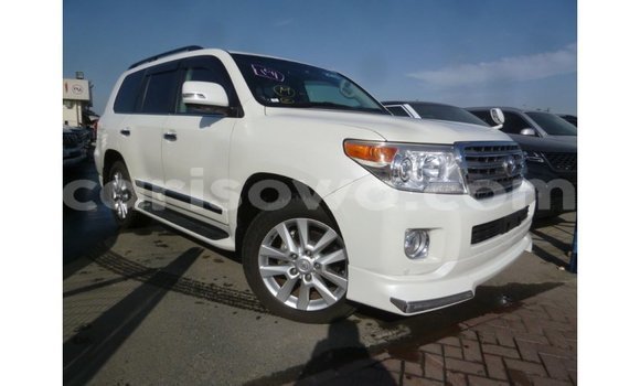 Ra Imported Toyota Land Cruiser funfun Ọkọ̀ in Import - Dubai ni Benin Ra Imported Toyota Land Cruiser funfun Ọkọ̀ in Import - Dubai ni Benin