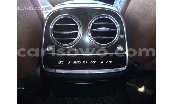 Acheter Import Voiture Mercedes-Benz 190 Blanc à Import - Dubai, Benin Acheter Import Voiture Mercedes-Benz 190 Blanc à Import - Dubai, Benin