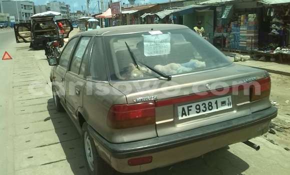 Sayi Na hannu Mitsubishi Lancer Brown Mota in Allada a Benin