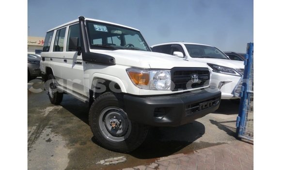 Ra Imported Toyota Land Cruiser funfun Ọkọ̀ in Import - Dubai ni Benin Ra Imported Toyota Land Cruiser funfun Ọkọ̀ in Import - Dubai ni Benin