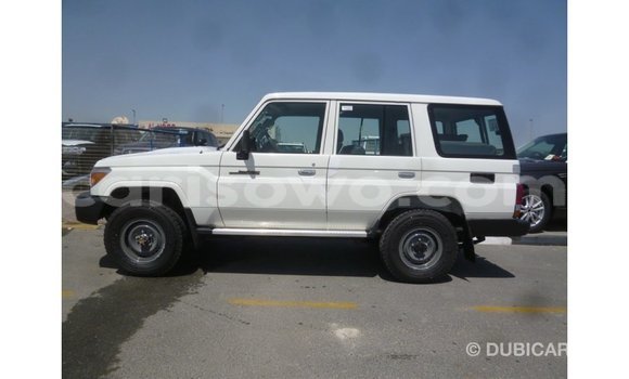 Ra Imported Toyota Land Cruiser funfun Ọkọ̀ in Import - Dubai ni Benin Ra Imported Toyota Land Cruiser funfun Ọkọ̀ in Import - Dubai ni Benin