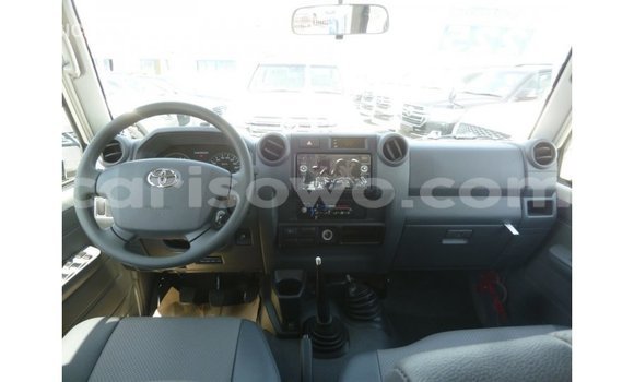 Ra Imported Toyota Land Cruiser funfun Ọkọ̀ in Import - Dubai ni Benin Ra Imported Toyota Land Cruiser funfun Ọkọ̀ in Import - Dubai ni Benin