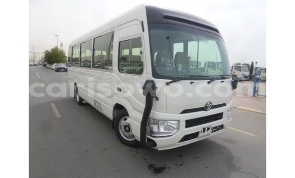 Acheter Import Utilitaire Toyota Coaster Blanc à Import - Dubai, Benin Acheter Import Utilitaire Toyota Coaster Blanc à Import - Dubai, Benin