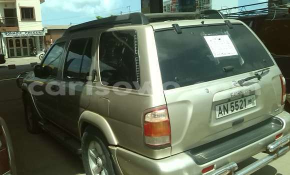 Ra Àlòkù Nissan Pathfinder Silver Ọkọ̀ in Cotonou ni Benin Ra Àlòkù Nissan Pathfinder Silver Ọkọ̀ in Cotonou ni Benin