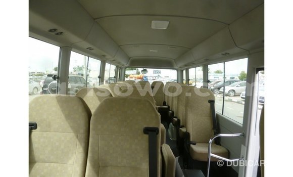 Acheter Import Utilitaire Toyota Coaster Blanc à Import - Dubai, Benin Acheter Import Utilitaire Toyota Coaster Blanc à Import - Dubai, Benin
