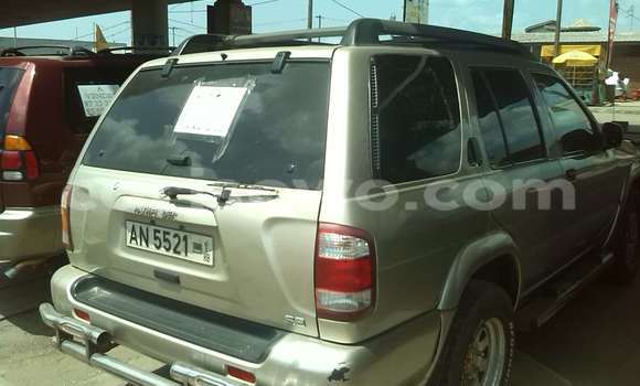 Ra Àlòkù Nissan Pathfinder Silver Ọkọ̀ in Cotonou ni Benin Ra Àlòkù Nissan Pathfinder Silver Ọkọ̀ in Cotonou ni Benin