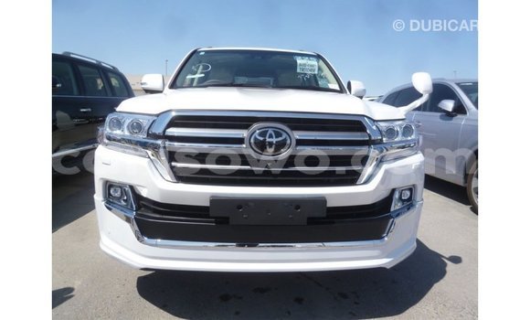 Ra Imported Toyota Land Cruiser funfun Ọkọ̀ in Import - Dubai ni Benin Ra Imported Toyota Land Cruiser funfun Ọkọ̀ in Import - Dubai ni Benin