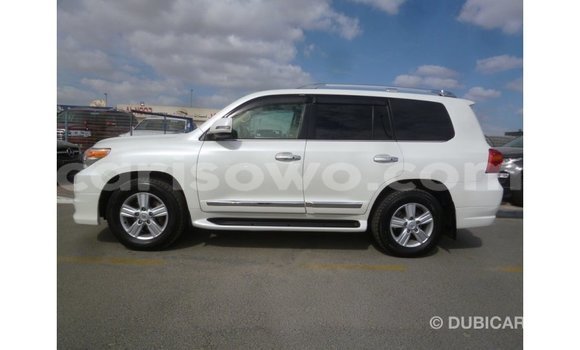 Buy Import Toyota Land Cruiser White Car in Import - Dubai in Benign Buy Import Toyota Land Cruiser White Car in Import - Dubai in Benign
