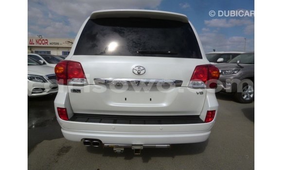 Buy Import Toyota Land Cruiser White Car in Import - Dubai in Benign Buy Import Toyota Land Cruiser White Car in Import - Dubai in Benign