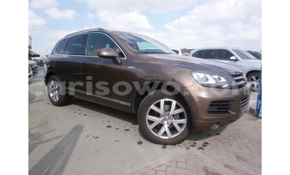 Acheter Import Voiture Volkswagen Touareg Marron à Import - Dubai, Benin Acheter Import Voiture Volkswagen Touareg Marron à Import - Dubai, Benin
