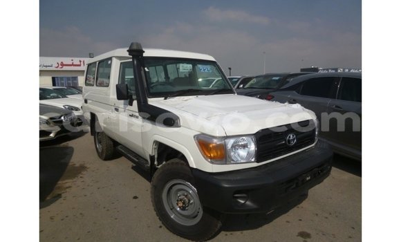 Buy Import Toyota Land Cruiser White Car in Import - Dubai in Benign Buy Import Toyota Land Cruiser White Car in Import - Dubai in Benign