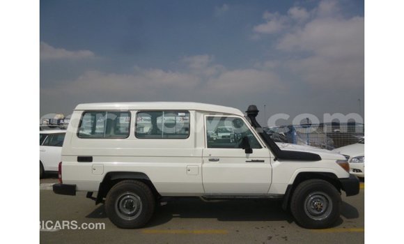 Buy Import Toyota Land Cruiser White Car in Import - Dubai in Benign Buy Import Toyota Land Cruiser White Car in Import - Dubai in Benign