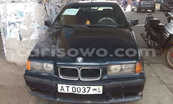 Ra Àlòkù BMW 3–Series Blue Ọkọ̀ in Cotonou ni Benin Ra Àlòkù BMW 3–Series Blue Ọkọ̀ in Cotonou ni Benin
