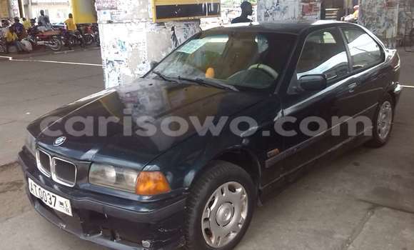 Ra Àlòkù BMW 3–Series Blue Ọkọ̀ in Cotonou ni Benin Ra Àlòkù BMW 3–Series Blue Ọkọ̀ in Cotonou ni Benin