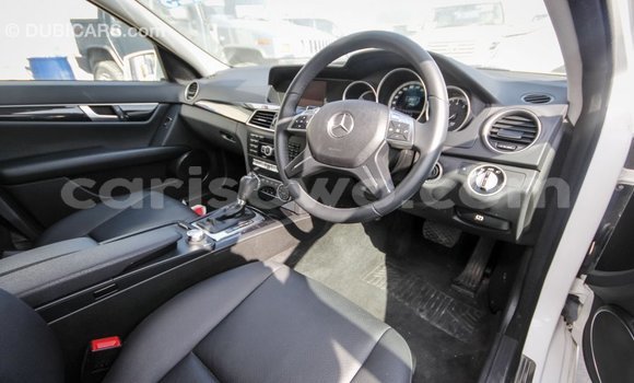 Ra Imported Mercedes-Benz 200 funfun Ọkọ̀ in Import - Dubai ni Benin Ra Imported Mercedes-Benz 200 funfun Ọkọ̀ in Import - Dubai ni Benin