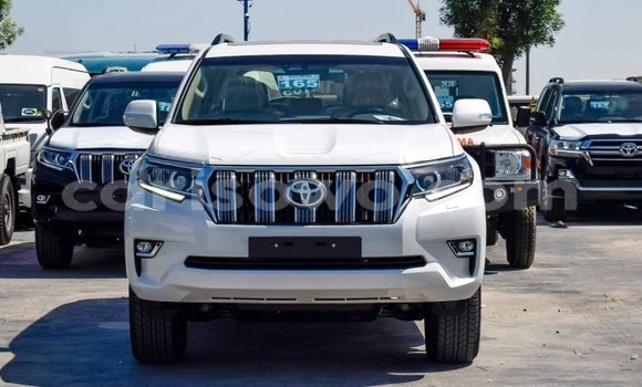 Acheter Neuf Voiture Toyota Land Cruiser Prado Blanc à Abomey, Benin Acheter Neuf Voiture Toyota Land Cruiser Prado Blanc à Abomey, Benin