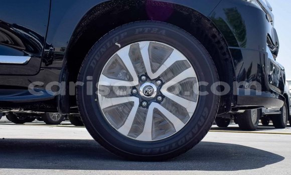 Acheter Neuf Voiture Toyota Land Cruiser Noir à Abomey, Benin Acheter Neuf Voiture Toyota Land Cruiser Noir à Abomey, Benin