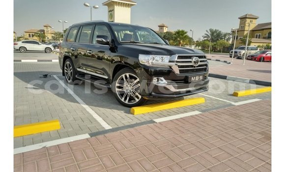 Acheter Import Voiture Toyota Land Cruiser Noir à Import - Dubai, Benin Acheter Import Voiture Toyota Land Cruiser Noir à Import - Dubai, Benin