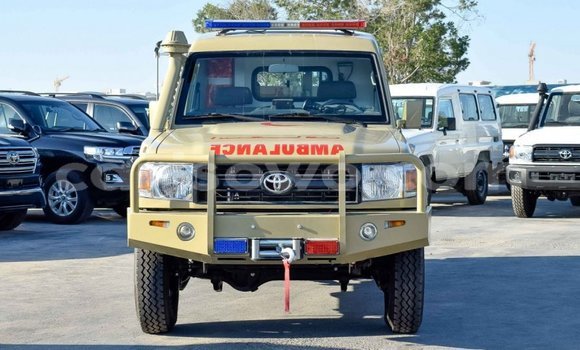 Acheter Neuf Voiture Toyota Land Cruiser Beige à Abomey, Benin Acheter Neuf Voiture Toyota Land Cruiser Beige à Abomey, Benin