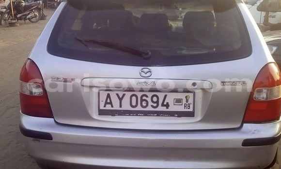 Sayi Na hannu Mazda 323 Azurfa Mota in Cotonou a Benin Sayi Na hannu Mazda 323 Azurfa Mota in Cotonou a Benin
