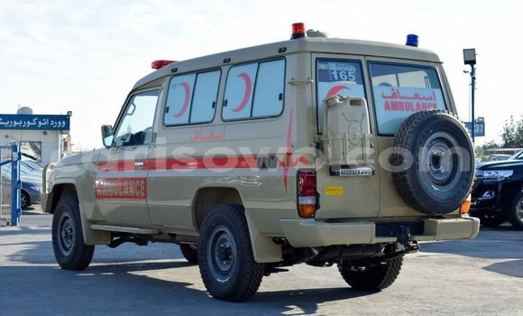 Acheter Neuf Voiture Toyota Land Cruiser Beige à Abomey, Benin Acheter Neuf Voiture Toyota Land Cruiser Beige à Abomey, Benin