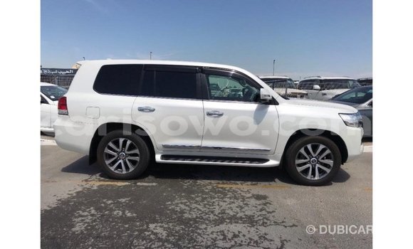 Buy Import Toyota Land Cruiser White Car in Import - Dubai in Benign Buy Import Toyota Land Cruiser White Car in Import - Dubai in Benign