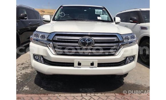 Buy Import Toyota Land Cruiser White Car in Import - Dubai in Benign Buy Import Toyota Land Cruiser White Car in Import - Dubai in Benign
