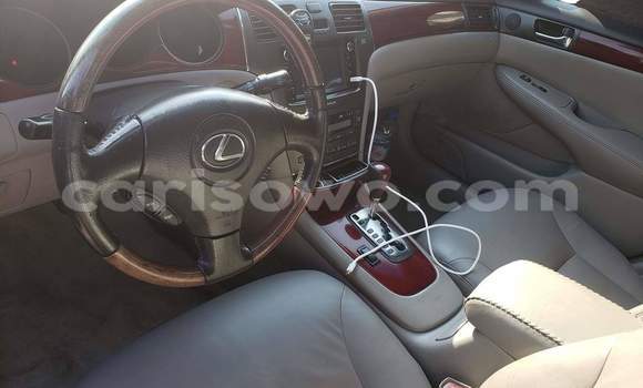 Ra Àlòkù Lexus ES 300 Black Ọkọ̀ in Cotonou ni Benin Ra Àlòkù Lexus ES 300 Black Ọkọ̀ in Cotonou ni Benin