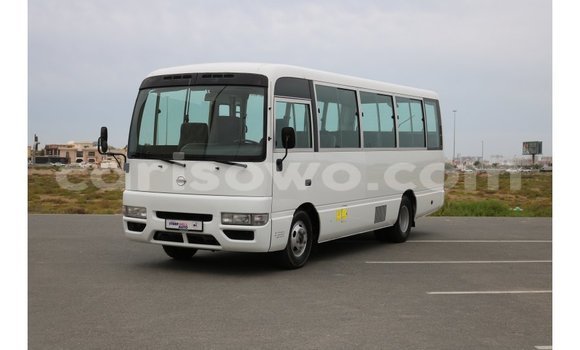 Sayi Imported Nissan Evalia White Babbar mota in Import - Dubai a Benin