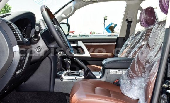 Acheter Neuf Voiture Toyota Land Cruiser Noir à Abomey, Benin Acheter Neuf Voiture Toyota Land Cruiser Noir à Abomey, Benin