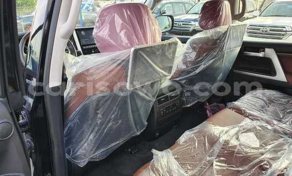 Acheter Neuf Voiture Toyota Land Cruiser Noir à Abomey, Benin Acheter Neuf Voiture Toyota Land Cruiser Noir à Abomey, Benin