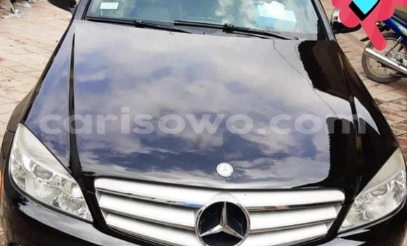 Ra Àlòkù Mercedes-Benz C-klasse Black Ọkọ̀ in Cotonou ni Benin Ra Àlòkù Mercedes-Benz C-klasse Black Ọkọ̀ in Cotonou ni Benin
