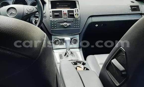 Ra Àlòkù Mercedes-Benz C-klasse Black Ọkọ̀ in Cotonou ni Benin Ra Àlòkù Mercedes-Benz C-klasse Black Ọkọ̀ in Cotonou ni Benin