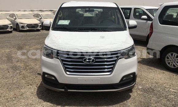 Sayi Imported Hyundai Chorus White Babbar mota in Import - Dubai a Benin