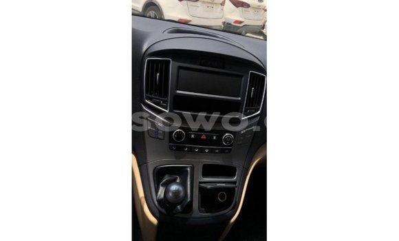 Ra Imported Hyundai Chorus funfun Ọkọ̀ akẹ́rù ńlá in Import - Dubai ni Benin Ra Imported Hyundai Chorus funfun Ọkọ̀ akẹ́rù ńlá in Import - Dubai ni Benin