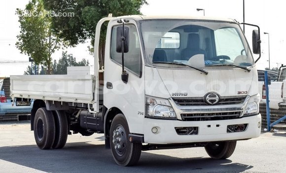 Sayi Imported Hino 300 Series White Babbar mota in Import - Dubai a Benin