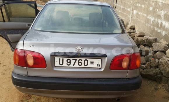Sayi Na hannu Toyota Corolla Azurfa Mota in Cotonou a Benin Sayi Na hannu Toyota Corolla Azurfa Mota in Cotonou a Benin
