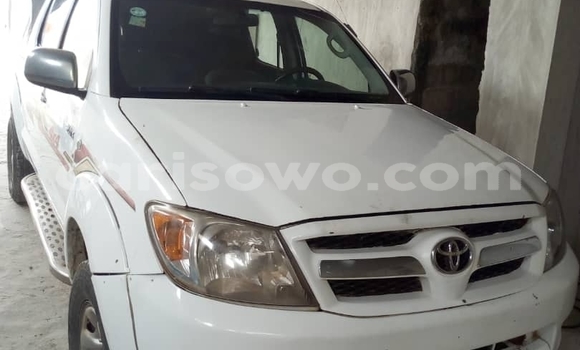 Buy Used Toyota Hilux White Car in Cotonou in Benign Buy Used Toyota Hilux White Car in Cotonou in Benign