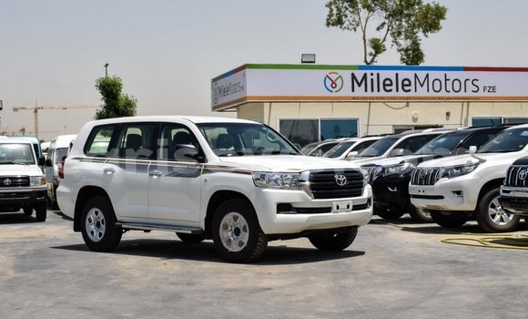 Acheter Neuf Voiture Toyota Land Cruiser Noir à Abomey, Benin Acheter Neuf Voiture Toyota Land Cruiser Noir à Abomey, Benin