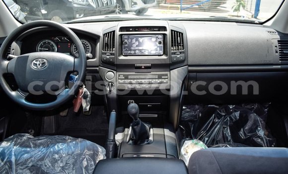 Acheter Neuf Voiture Toyota Land Cruiser Noir à Abomey, Benin Acheter Neuf Voiture Toyota Land Cruiser Noir à Abomey, Benin