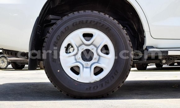 Acheter Neuf Voiture Toyota Land Cruiser Noir à Abomey, Benin Acheter Neuf Voiture Toyota Land Cruiser Noir à Abomey, Benin