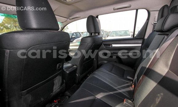 Sayi Imported Toyota Hilux Black Mota in Import - Dubai a Benin Sayi Imported Toyota Hilux Black Mota in Import - Dubai a Benin