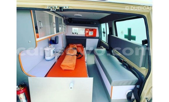 Ra Imported Toyota Land Cruiser funfun Ọkọ̀ in Import - Dubai ni Benin Ra Imported Toyota Land Cruiser funfun Ọkọ̀ in Import - Dubai ni Benin